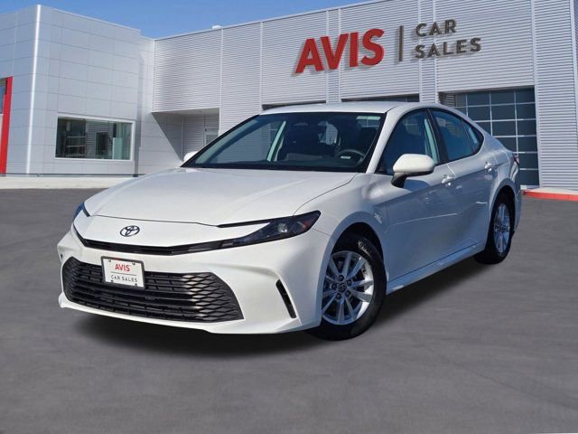 Used 2025 Toyota Camry LE image 1