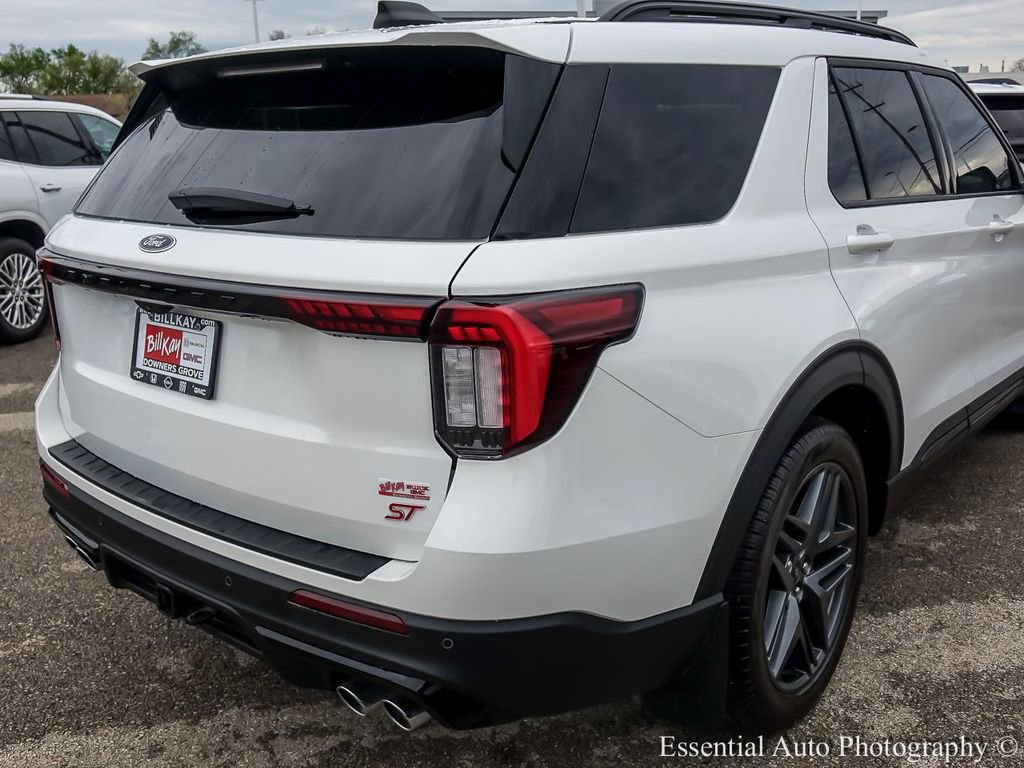 Used 2025 Ford Explorer ST AWD/4WD image 9