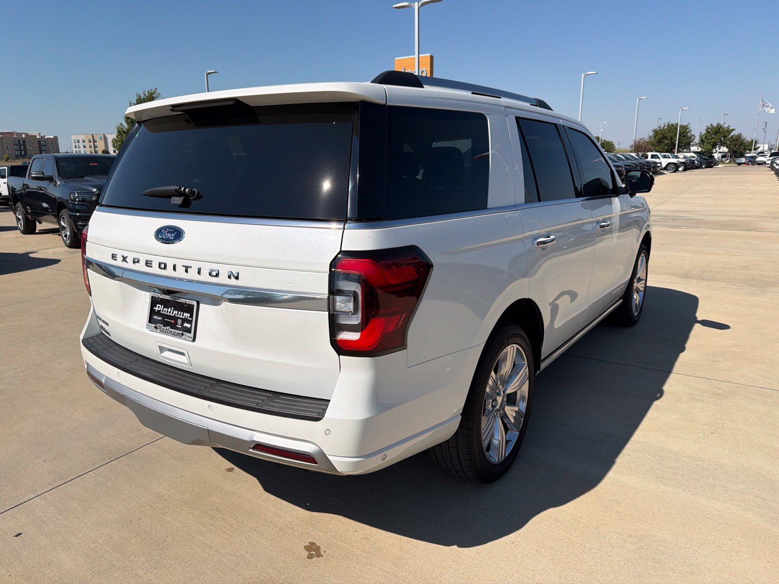 Used 2024 Ford Expedition Platinum RWD image 5