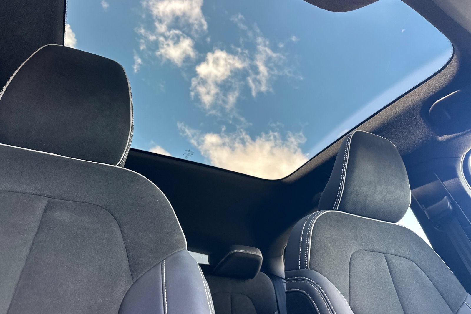 Certified 2023 Volvo C40 P8 Recharge Ultimate AWD/4WD image 20