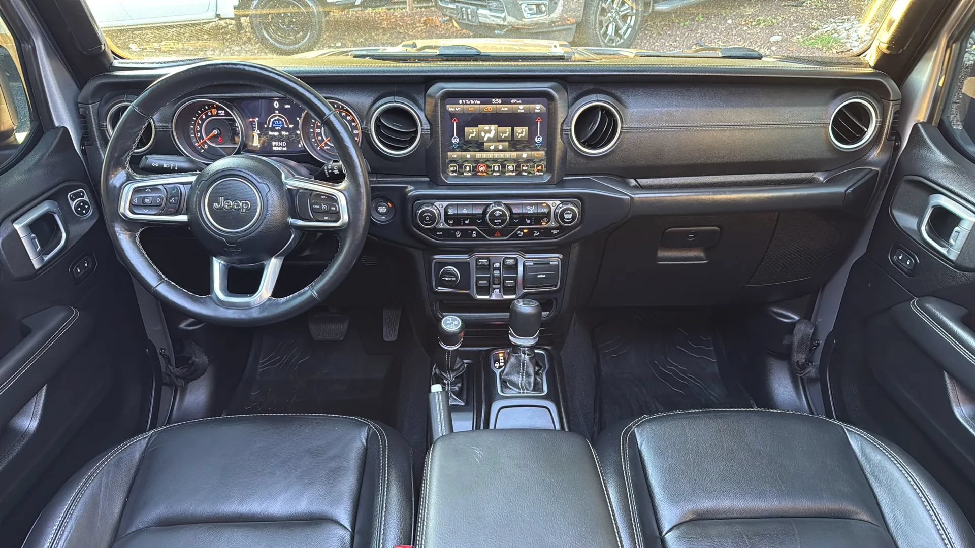 Used 2019 Jeep Wrangler Unlimited Sahara w/ Quick Order Package 24M Moab AWD/4WD image 33