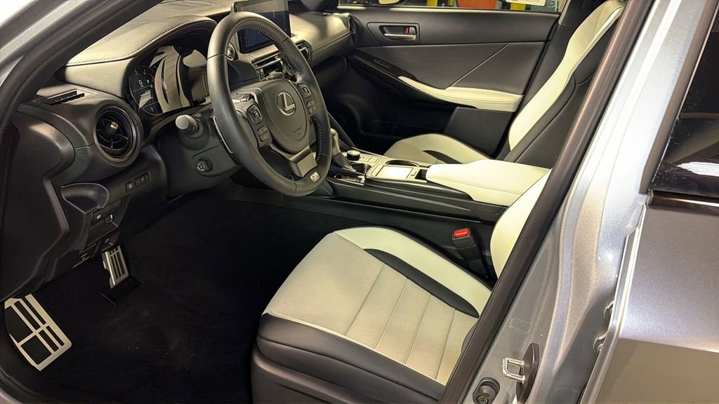 Used 2025 Lexus IS 350 F Sport w/ Navigation Package image 26