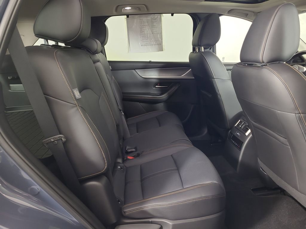 Used 2025 MAZDA CX-70 Plug-In Hybrid w/ Premium Pkg image 23