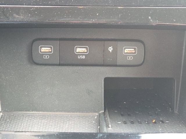 Used 2024 Kia Carnival SX image 32