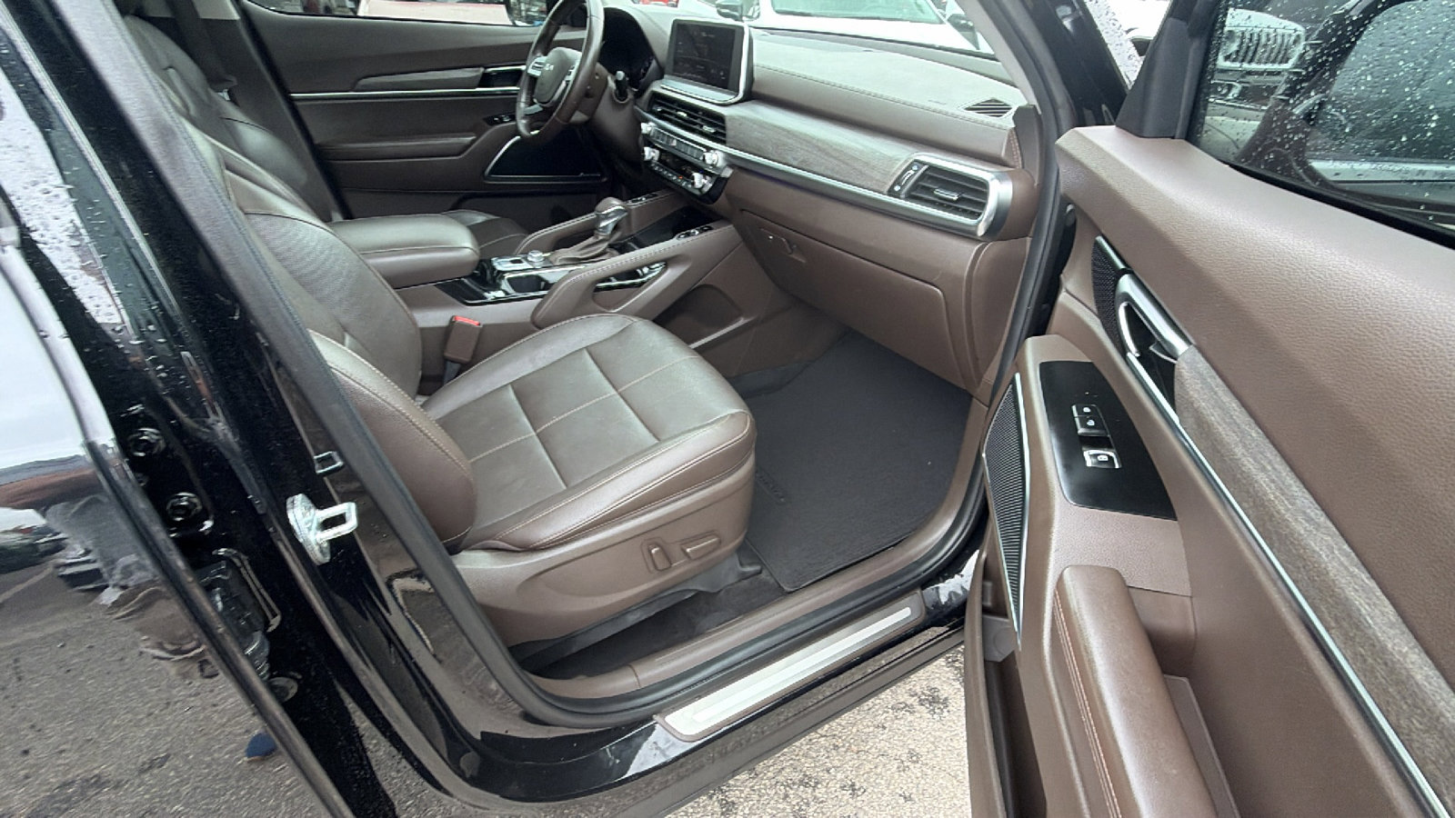 Used 2022 Kia Telluride SX w/ Towing Package FWD image 20