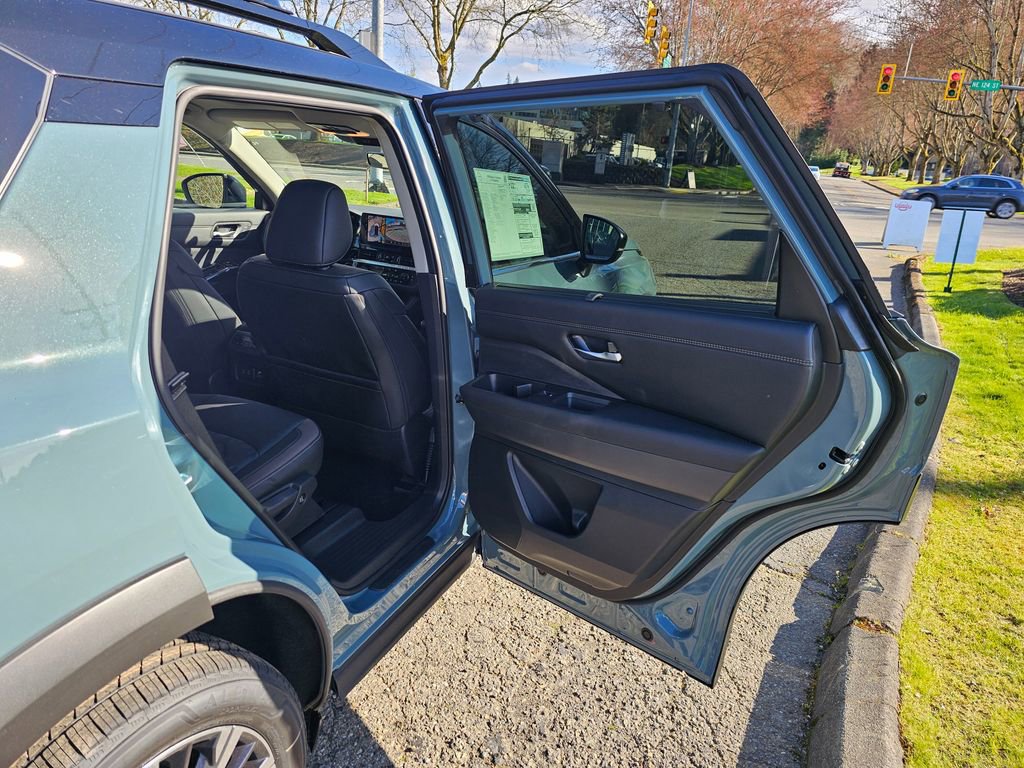 New 2026 Nissan Pathfinder Platinum AWD/4WD image 26