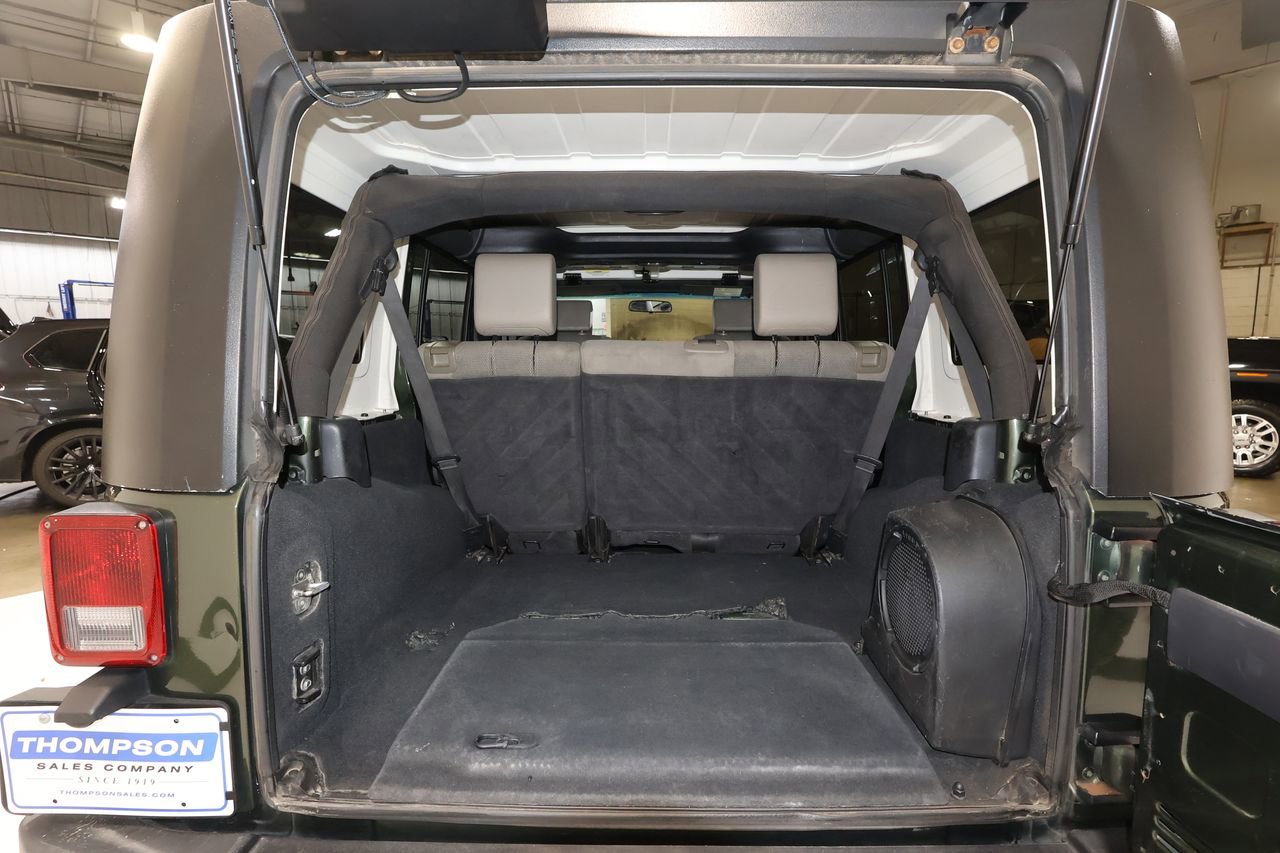 Used 2007 Jeep Wrangler Unlimited Sahara w/ Dual Top Group image 15