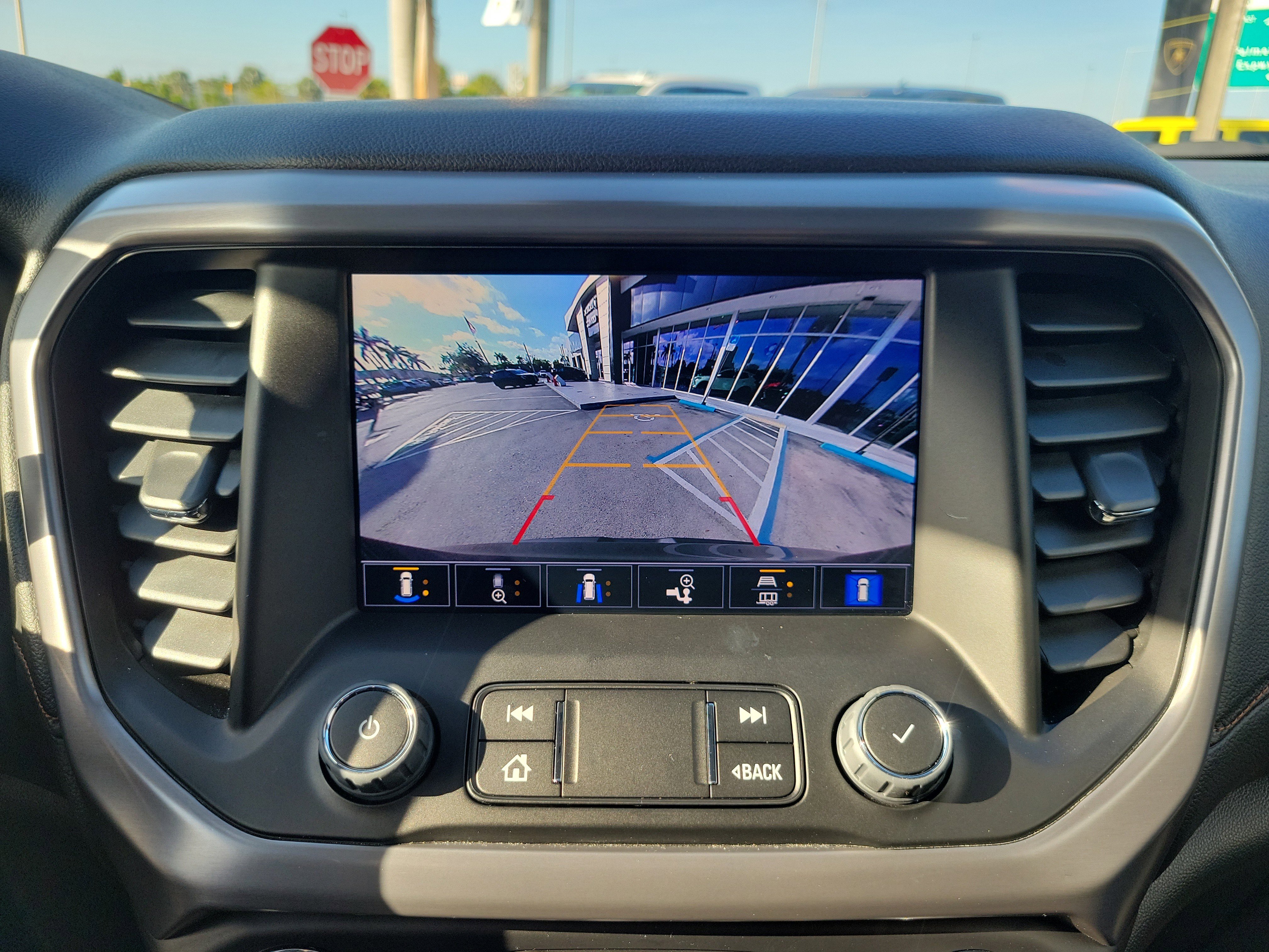 Used 2023 GMC Acadia AT4 w/ Technology Package image 11