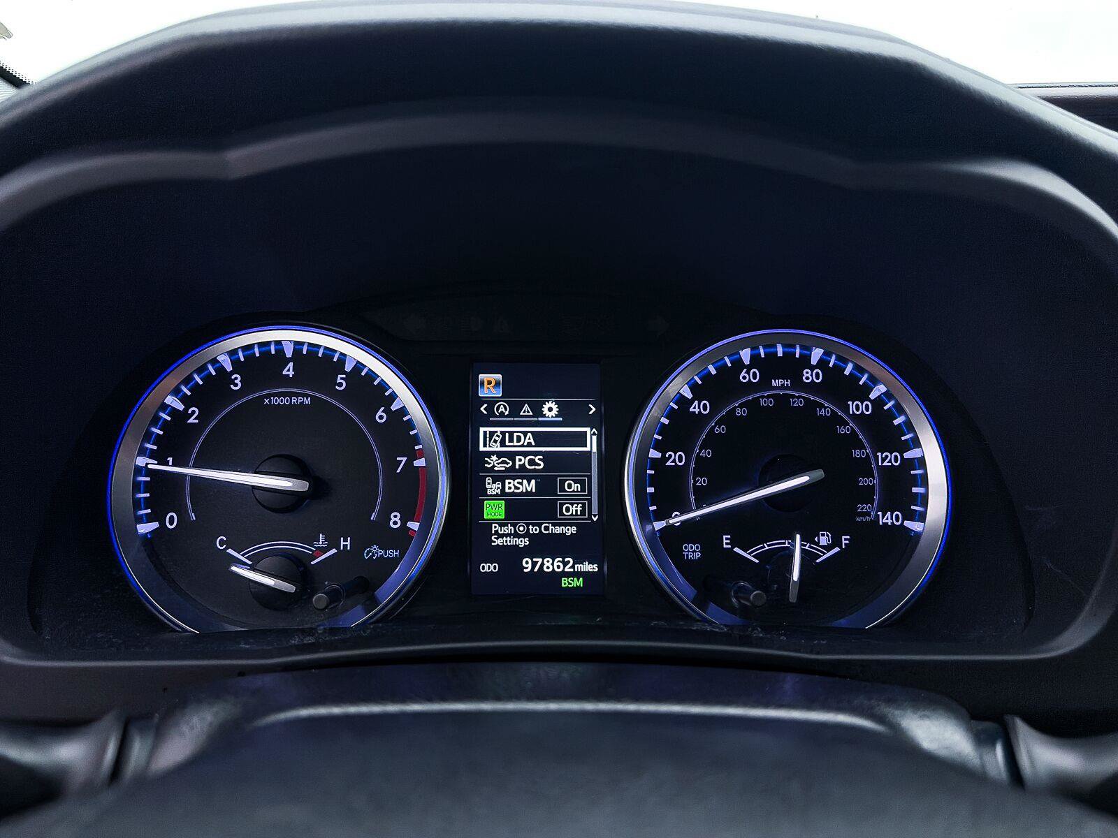 Used 2019 Toyota Highlander XLE FWD image 29