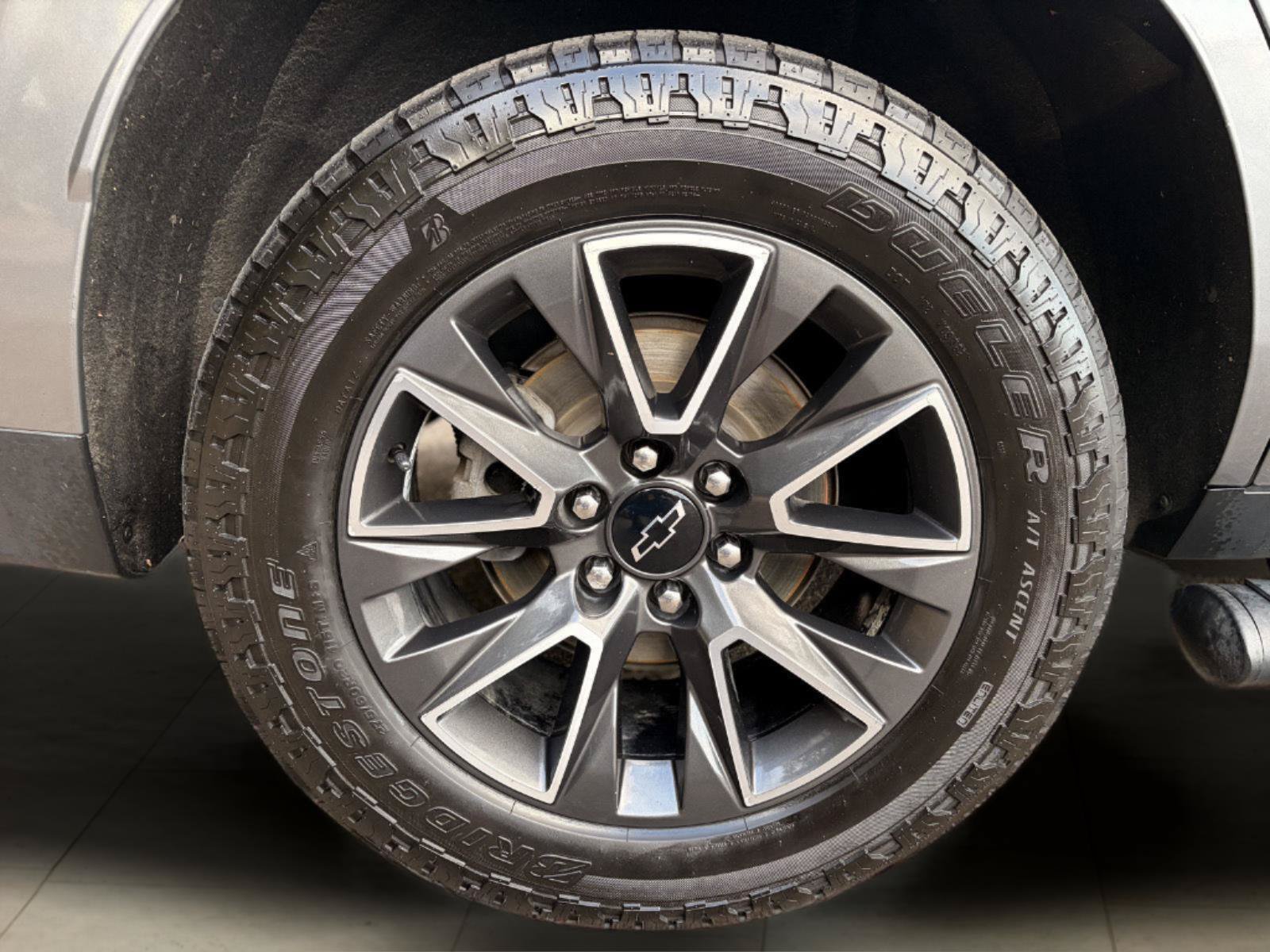 Used 2021 Chevrolet Tahoe Z71 w/ Z71 Off-Road Package AWD/4WD image 13