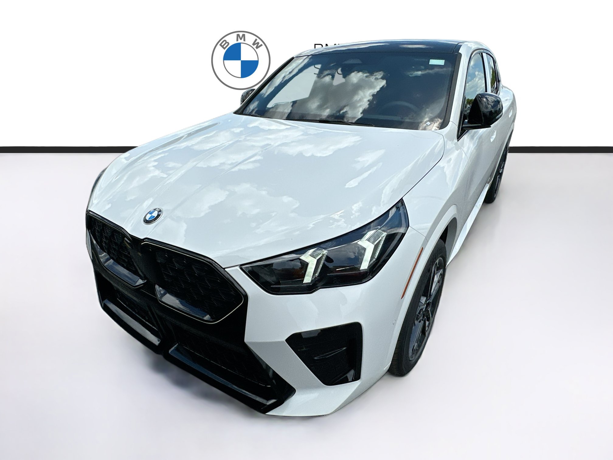 New 2026 BMW X2 xDrive28i AWD/4WD image 2