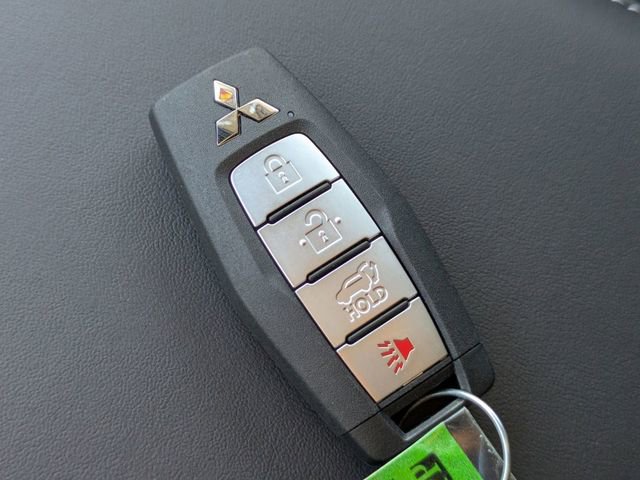 New 2026 Mitsubishi Outlander SE image 35