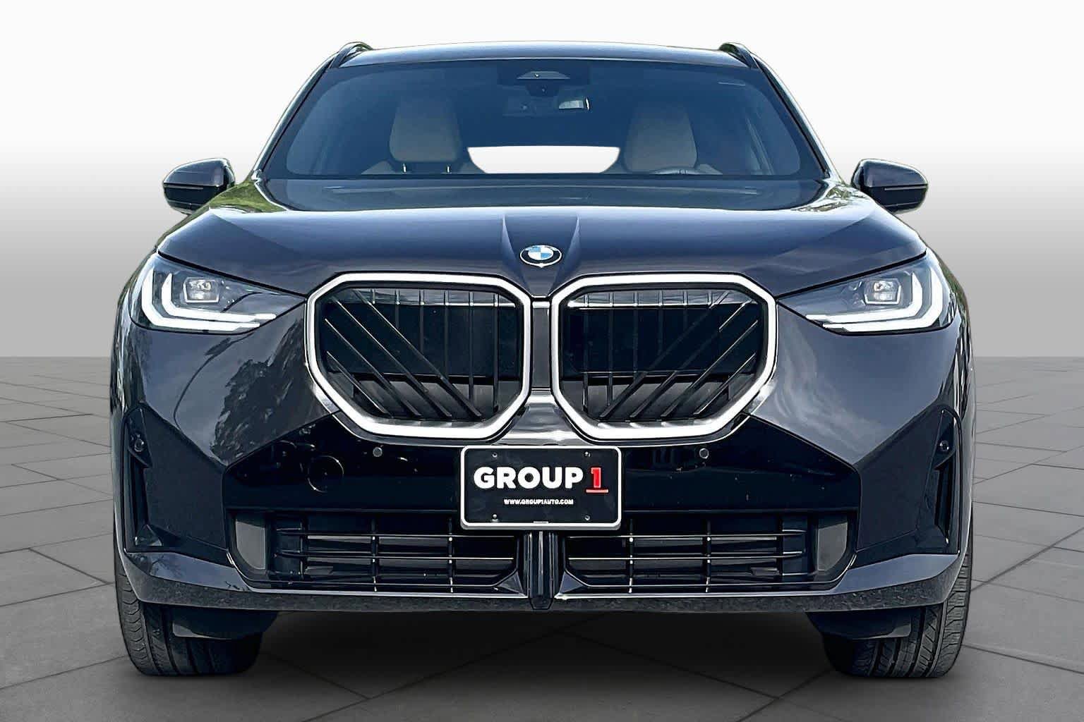 Used 2025 BMW X3 xDrive30i w/ M Sport Package AWD/4WD image 3