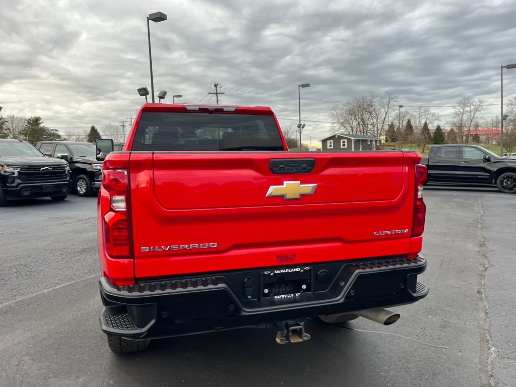 Used 2024 Chevrolet Silverado 2500 Custom w/ Custom Value Package image 4