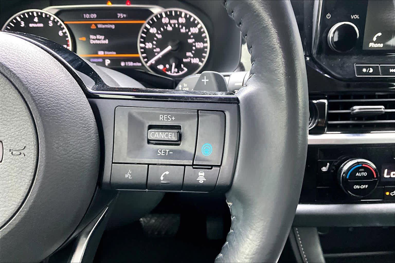 Used 2023 Nissan Pathfinder SL FWD image 23