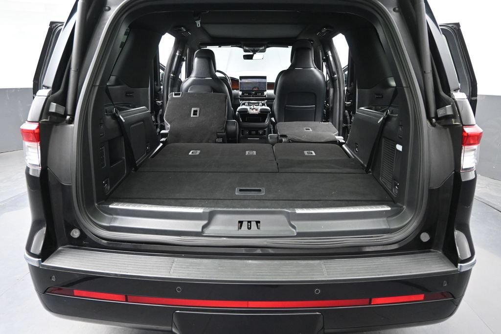 Used 2022 Lincoln Navigator Reserve AWD/4WD image 18