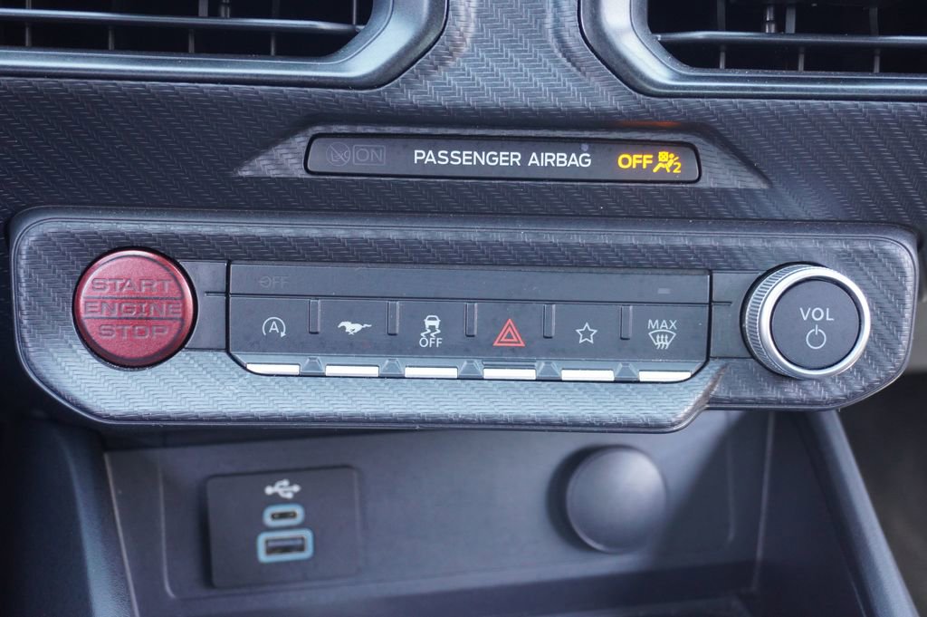 Used 2025 Ford Mustang Convertible RWD image 17