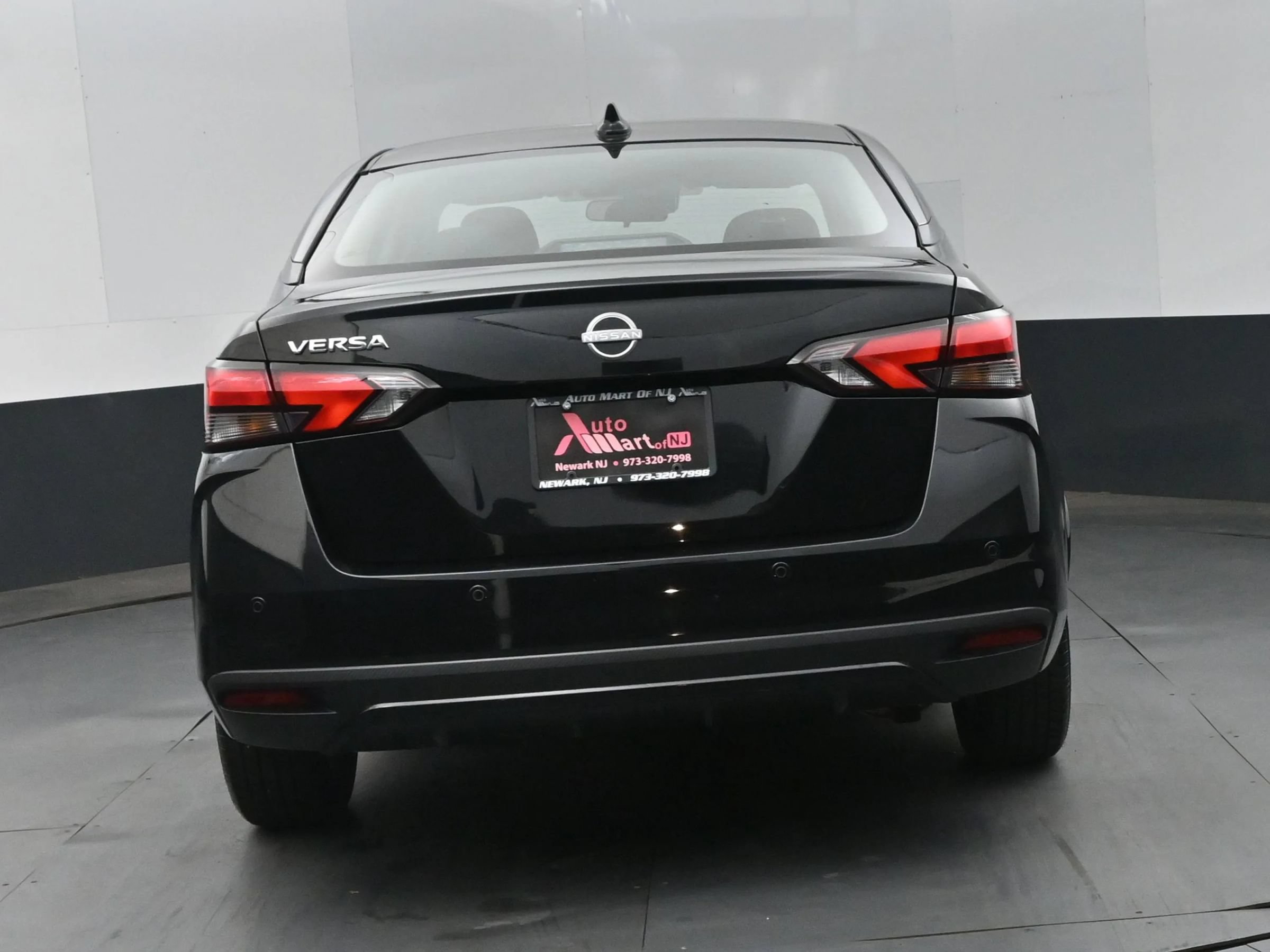 Used 2025 Nissan Versa SV FWD image 6