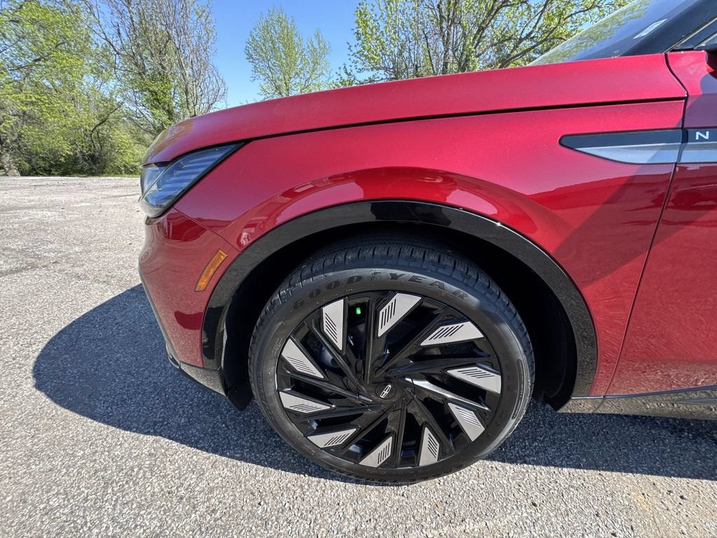 New 2026 Lincoln Nautilus Reserve w/ Jet Appearance Package AWD/4WD image 10