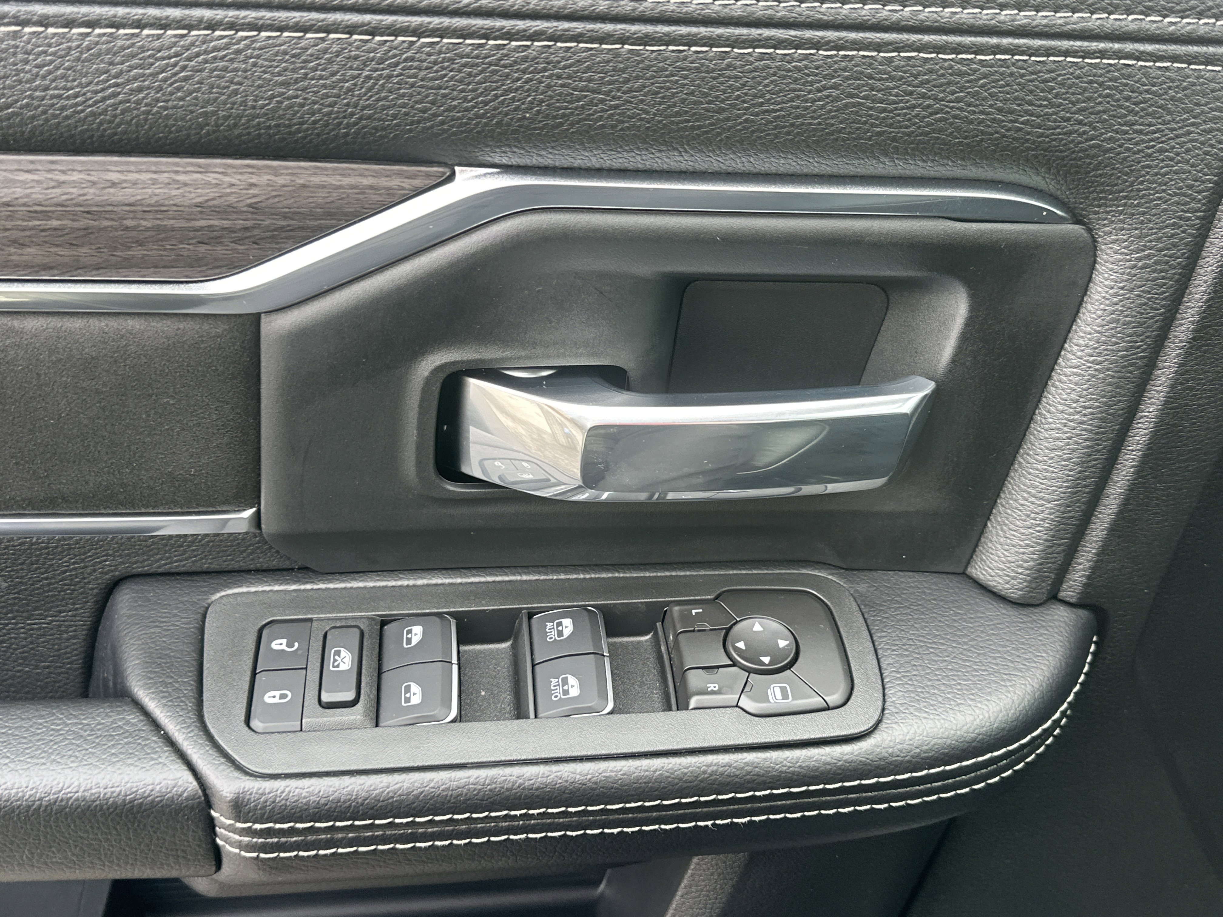 New 2026 RAM 5500 Laramie w/ Laramie Trim Package image 13