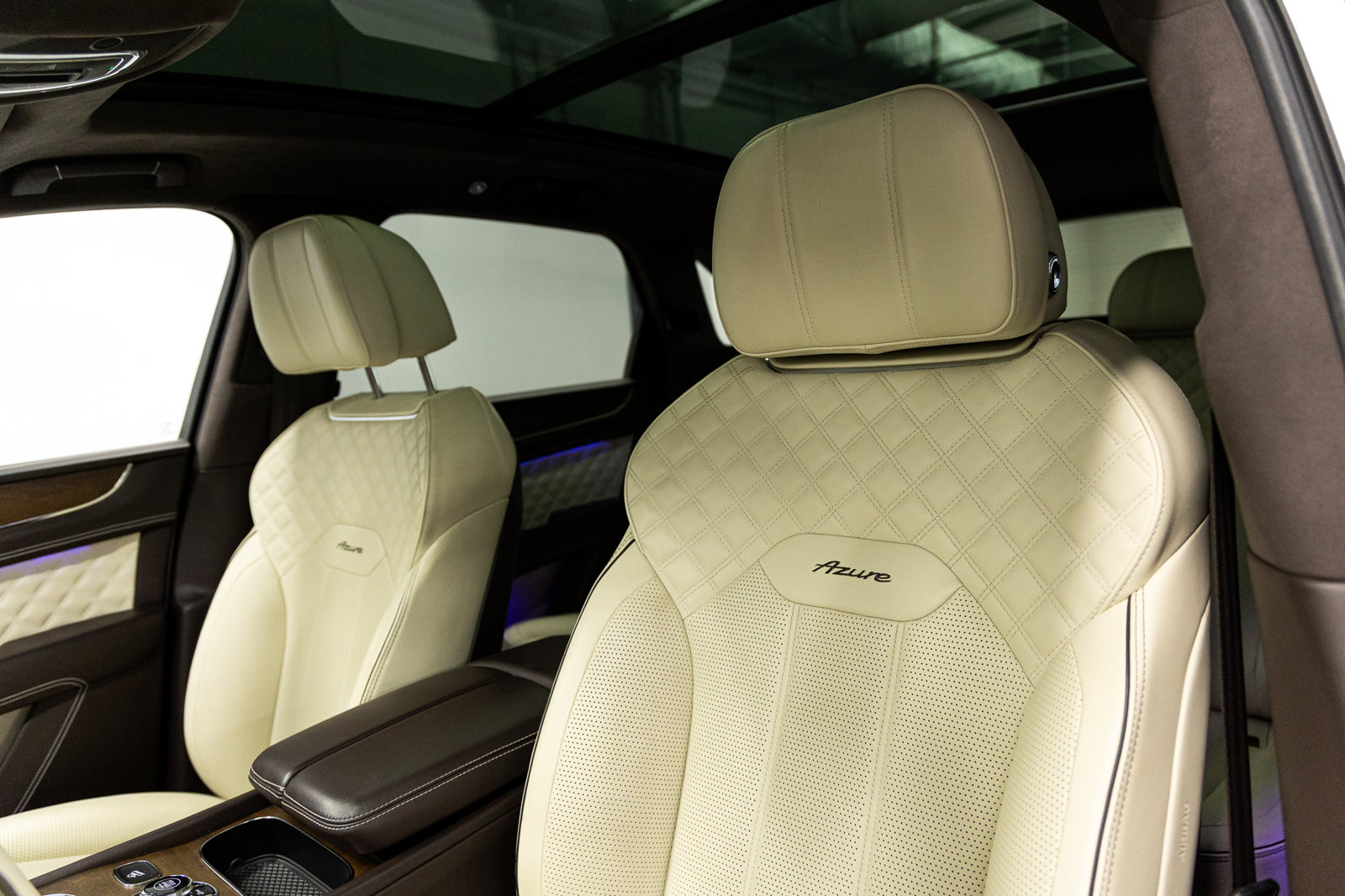 Used 2023 Bentley Bentayga AWD/4WD image 25