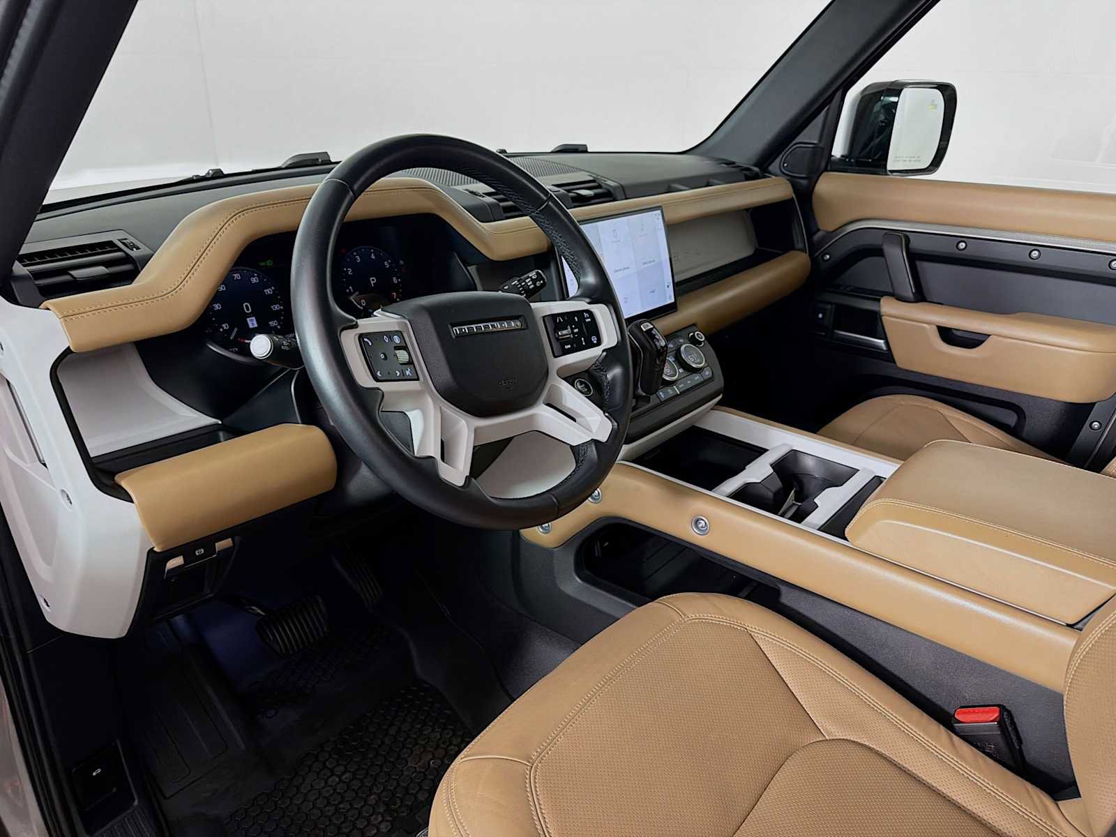 Used 2025 Land Rover Defender 110 S AWD/4WD image 9