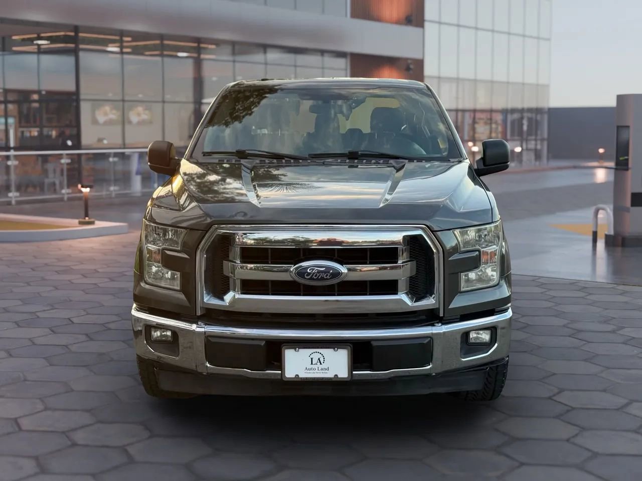 Used 2017 Ford F150 XLT image 9