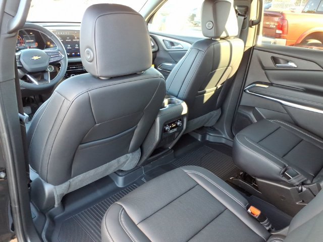 New 2027 Chevrolet Traverse LT w/ LPO, Floor Liner Package FWD image 8