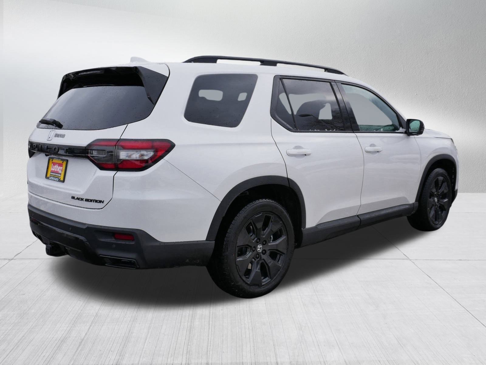 New 2026 Honda Pilot Black Edition image 7