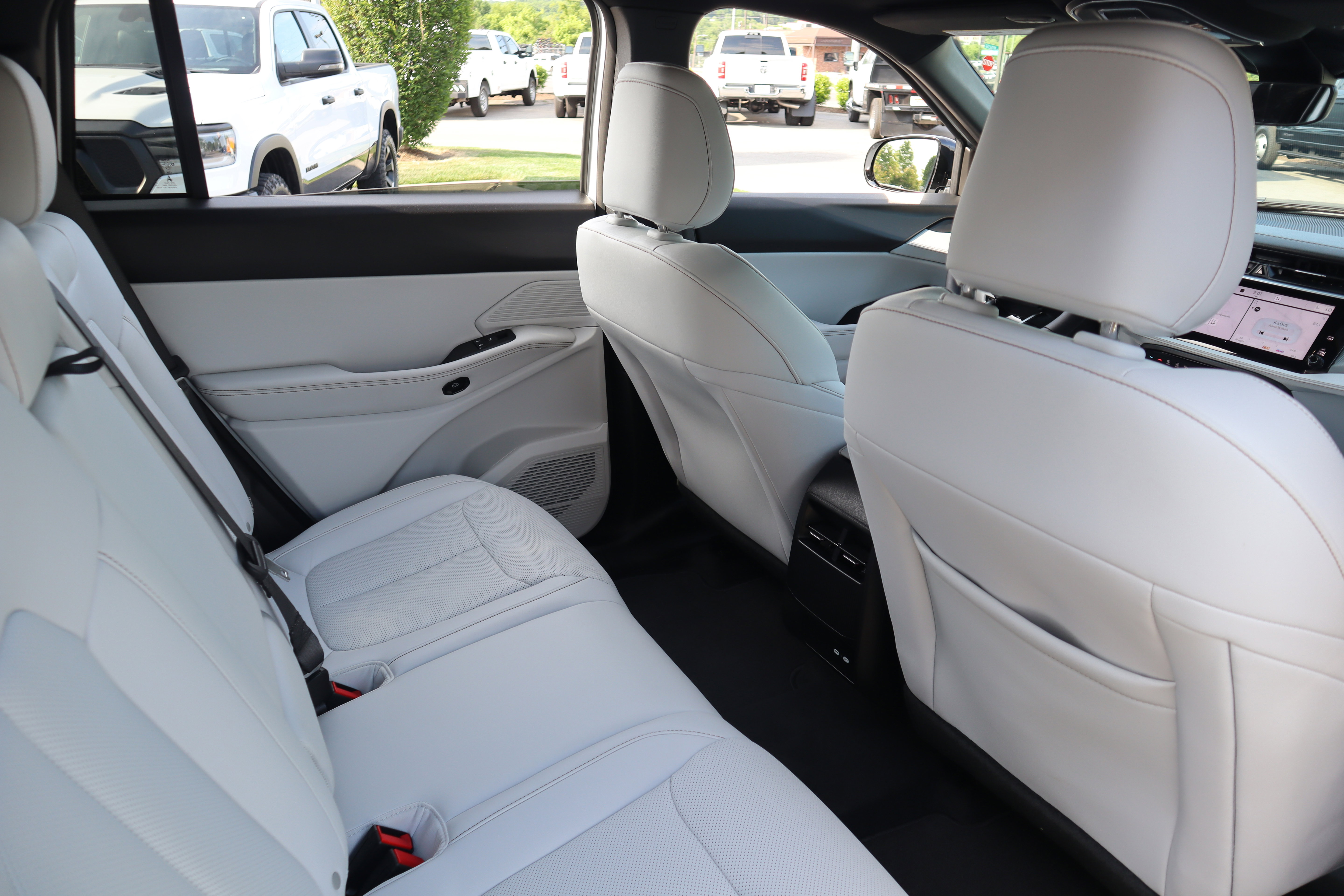 Used 2026 Jeep Cherokee Limited AWD/4WD image 29