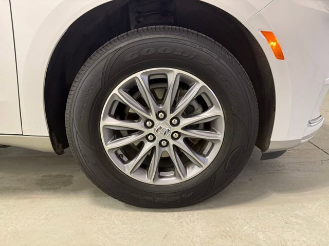 Certified 2024 Buick Enclave Essence image 32