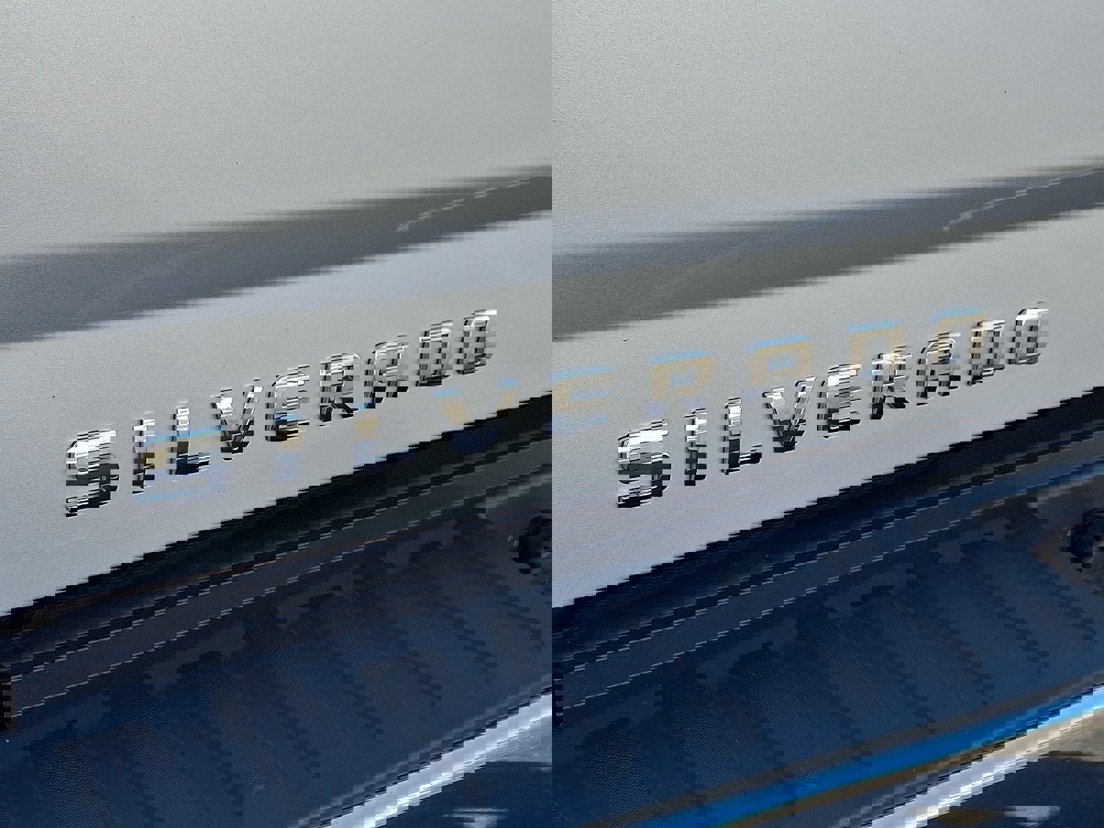 Used 2018 Chevrolet Silverado 1500 LT w/ All Star Edition image 29