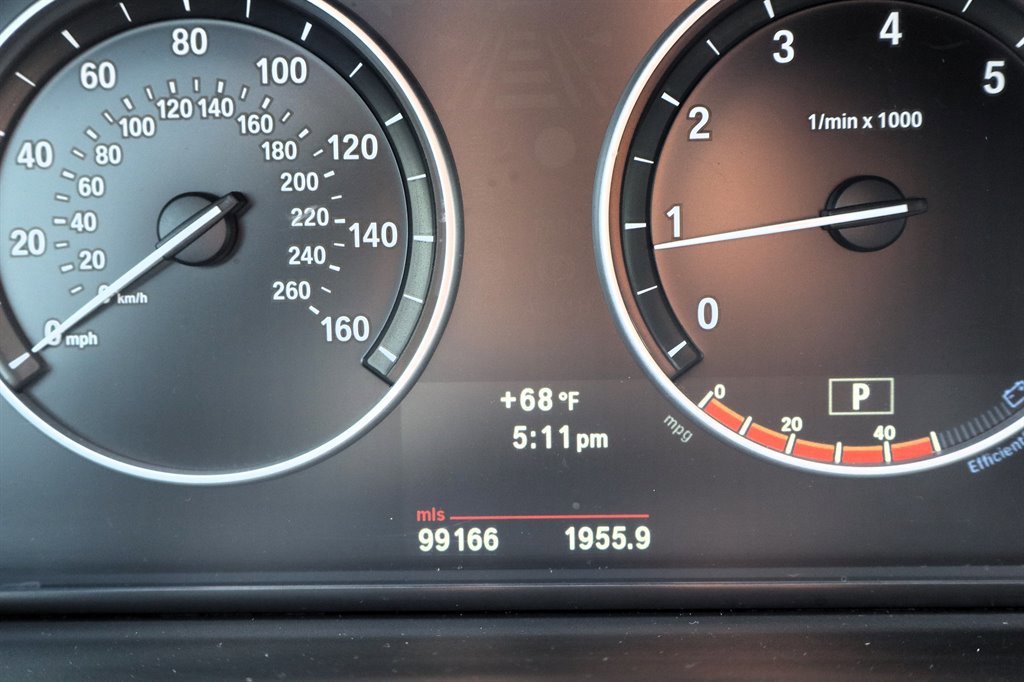 Used 2013 BMW 550i xDrive Sedan AWD/4WD image 22