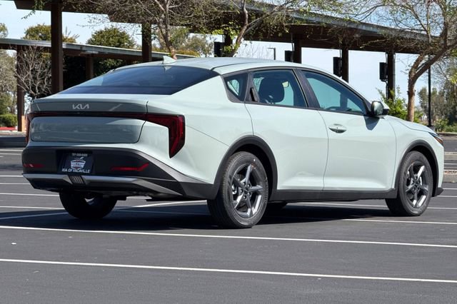 New 2026 Kia K4 LXS image 5