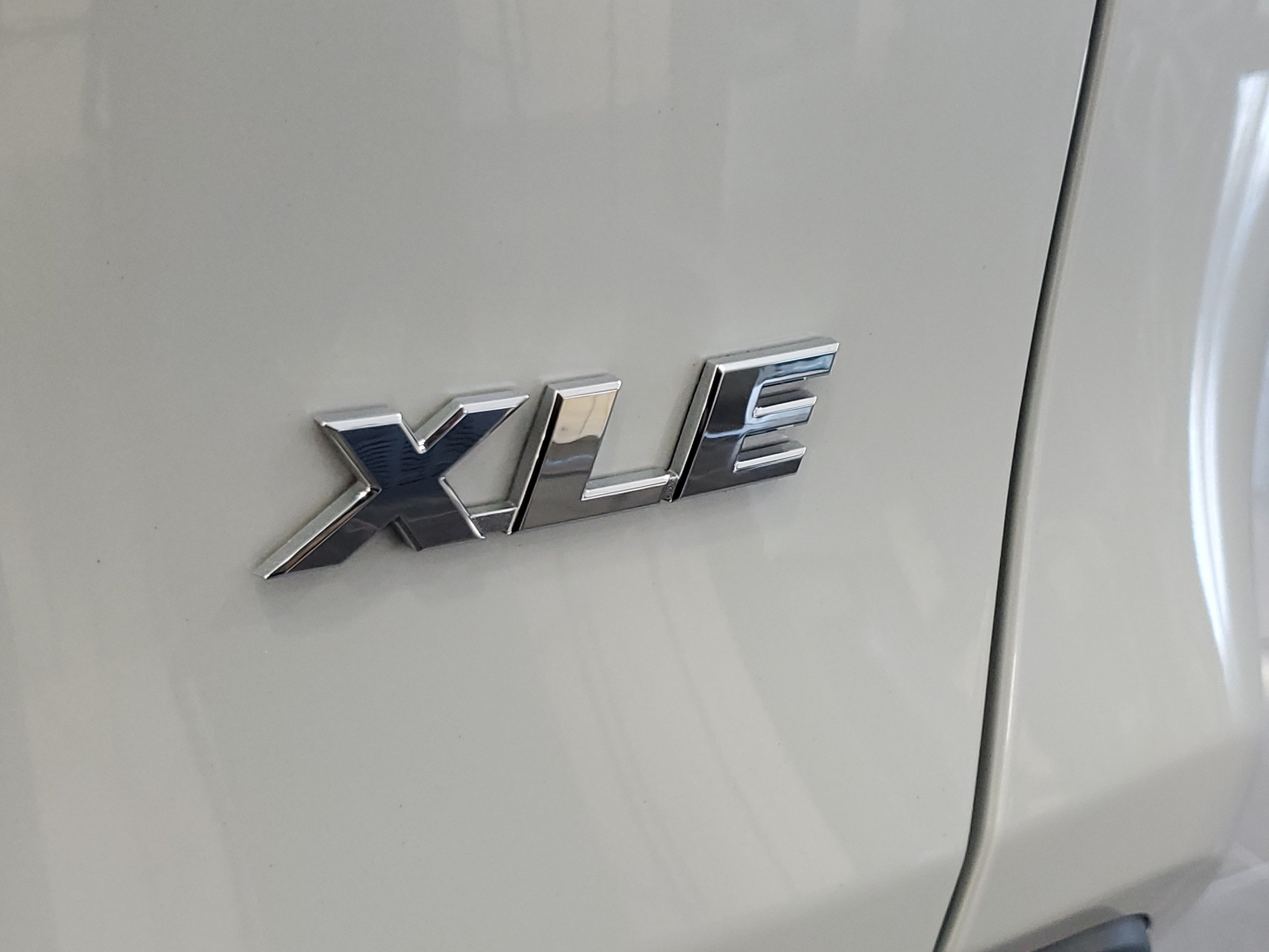 Used 2024 Toyota RAV4 XLE Premium FWD image 8