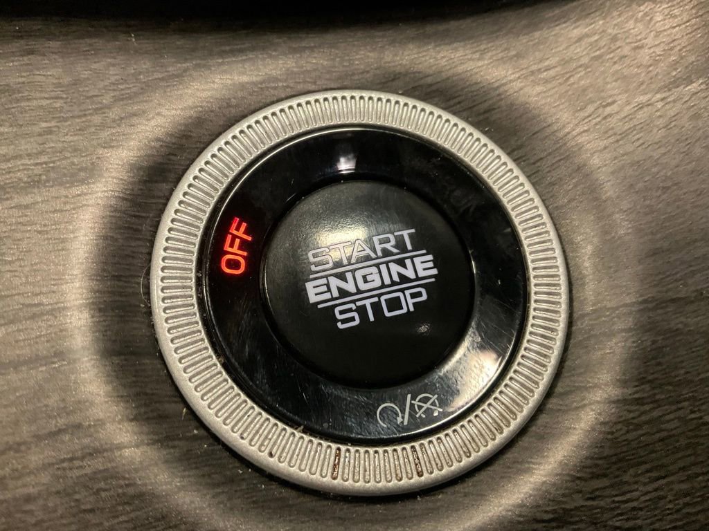 Used 2024 Jeep Grand Cherokee L Limited w/ Luxury Tech Group II image 12