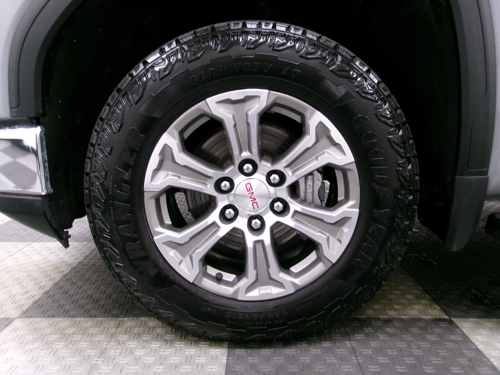 Used 2024 GMC Sierra 1500 SLE w/ Preferred Package AWD/4WD image 16