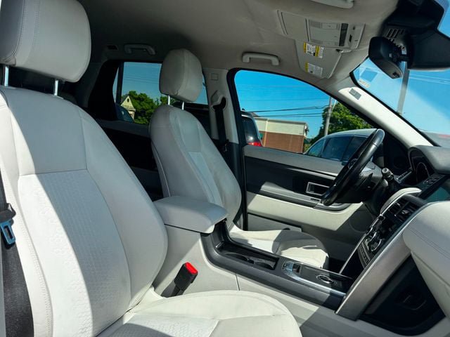 Used 2017 Land Rover Discovery Sport SE AWD/4WD image 20