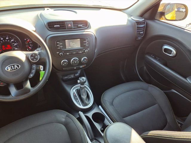 Used 2016 Kia Soul + image 4