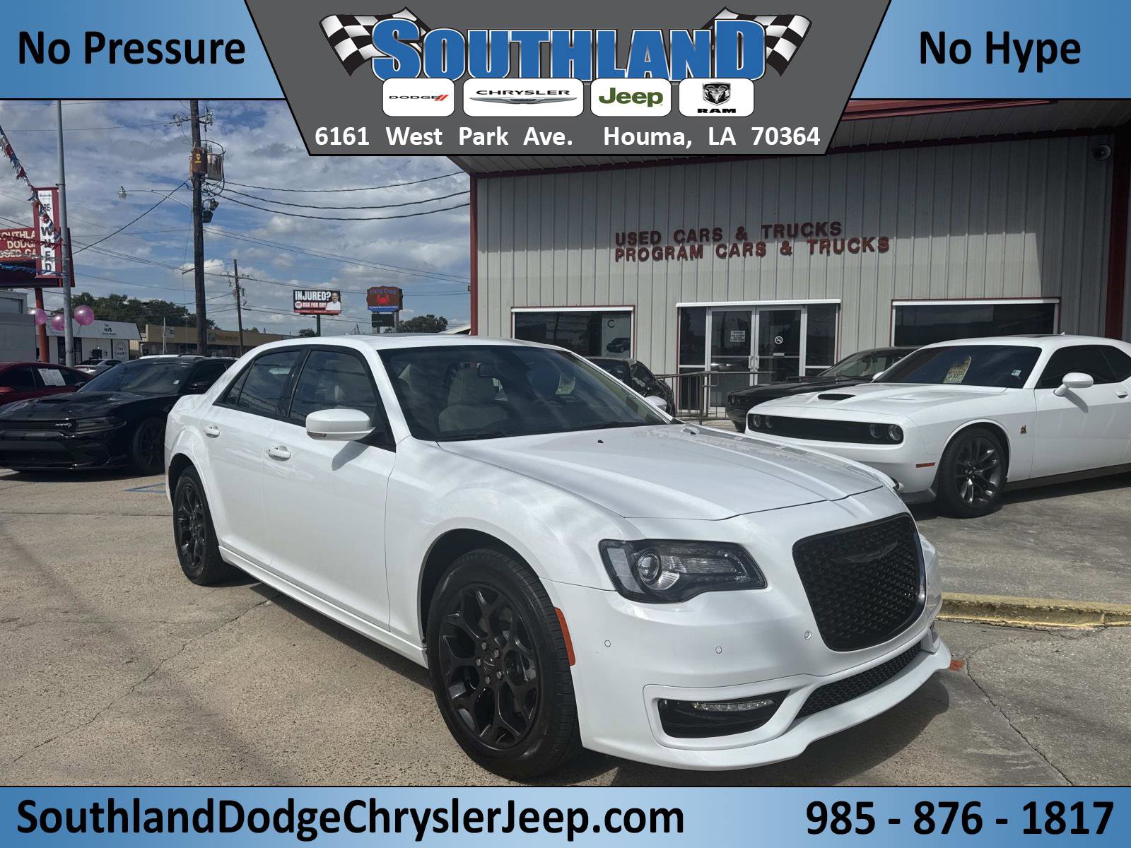 Certified 2023 Chrysler 300 Touring L w/ Popular Equipment Group image 1