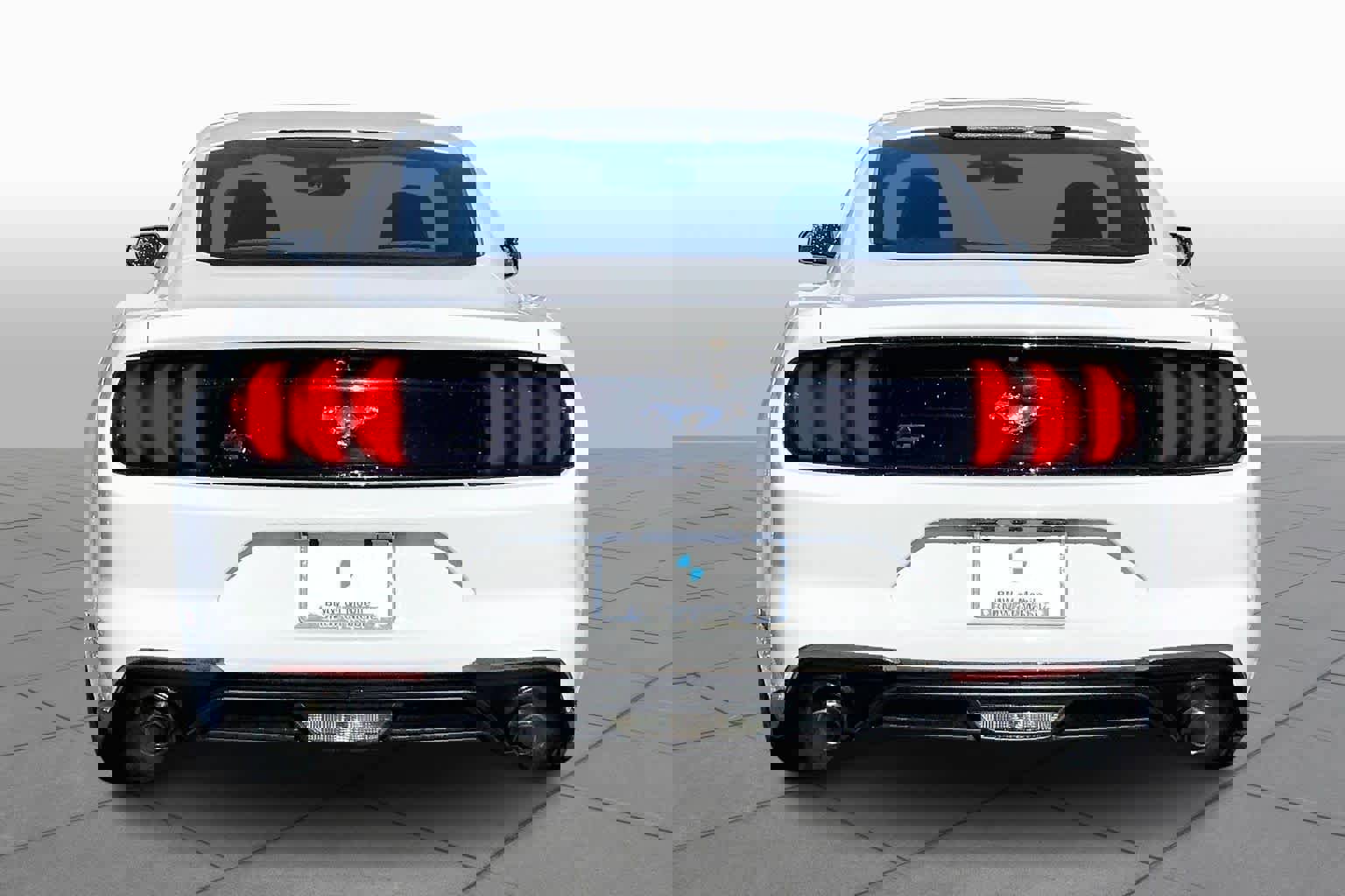 Used 2018 Ford Mustang EcoBoost image 5