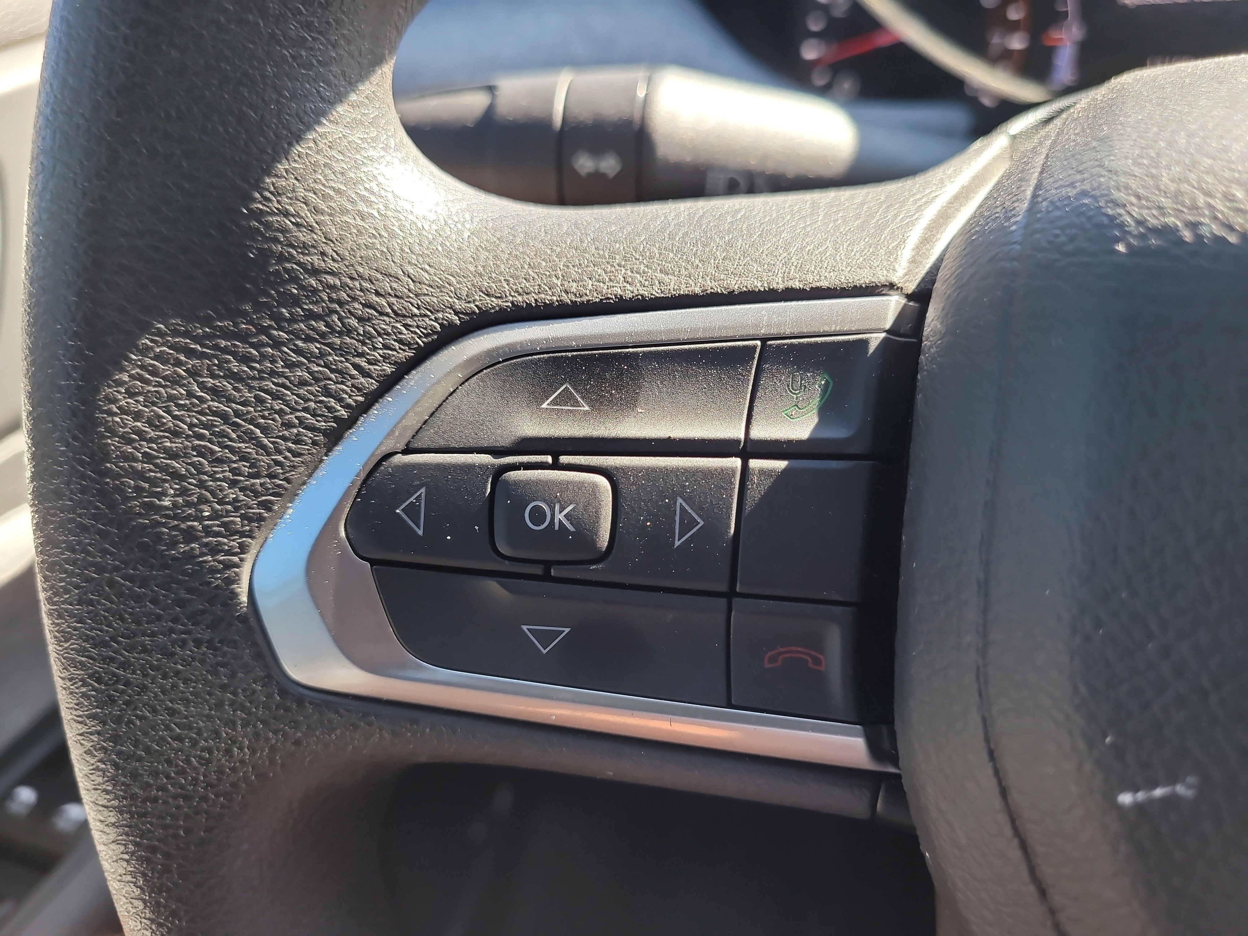 Used 2025 Jeep Compass Sport image 29