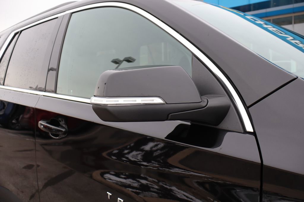 Used 2023 Chevrolet Traverse LT video 2