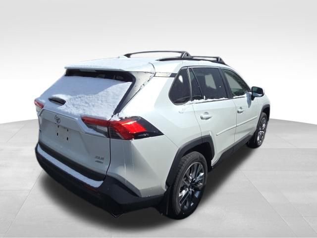 Used 2023 Toyota RAV4 XLE Premium image 9