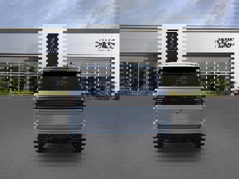 New 2026 Lincoln Navigator Reserve w/ Jet Appearance Package image 5