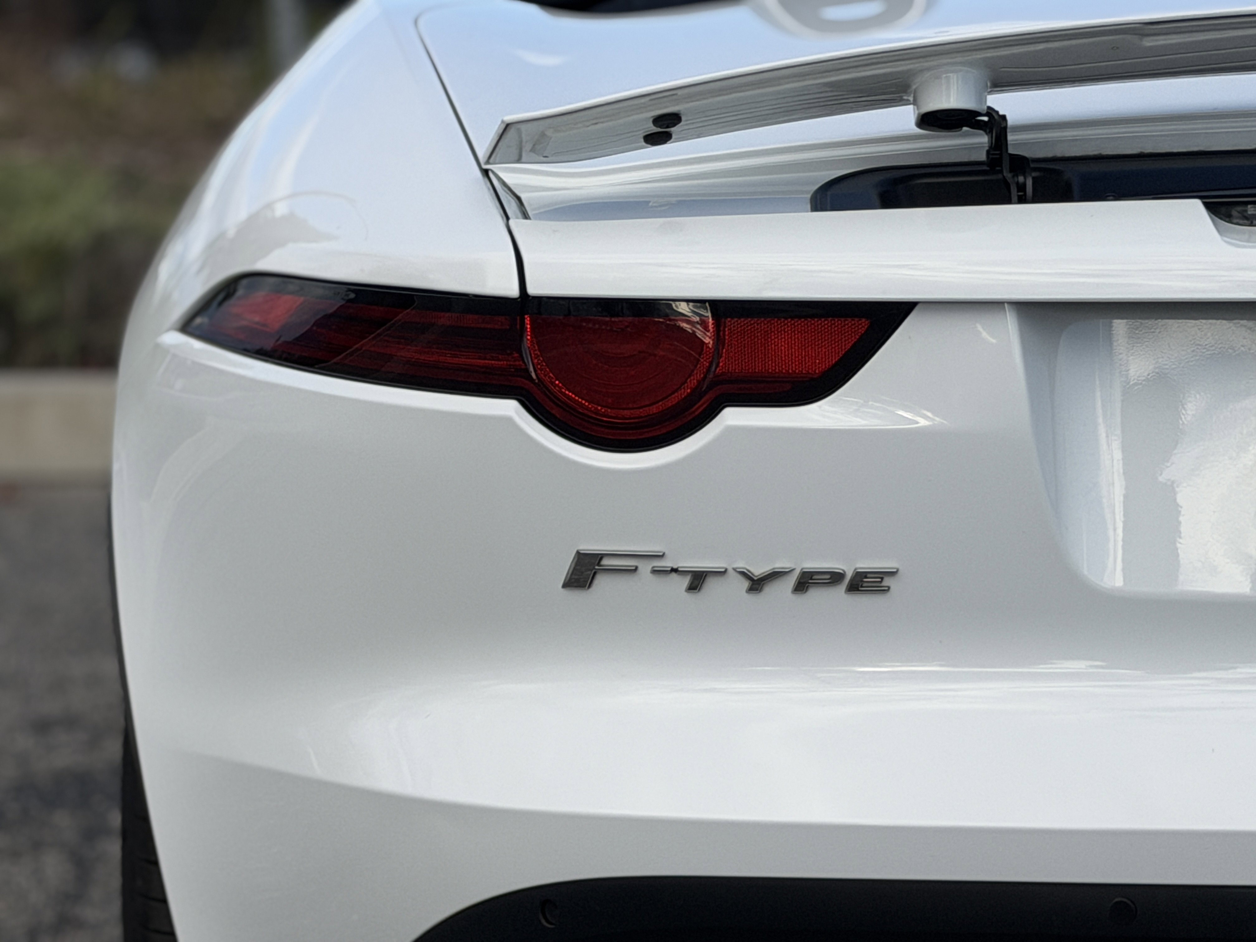 Used 2020 Jaguar F-TYPE Convertible image 11