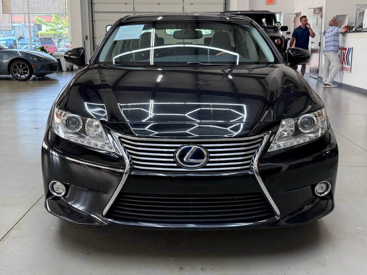 Used 2015 Lexus ES 300h w/ Navigation System Package FWD image 6