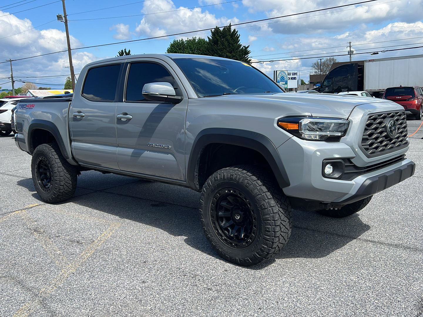 Used 2021 Toyota Tacoma TRD Off-Road AWD/4WD image 8