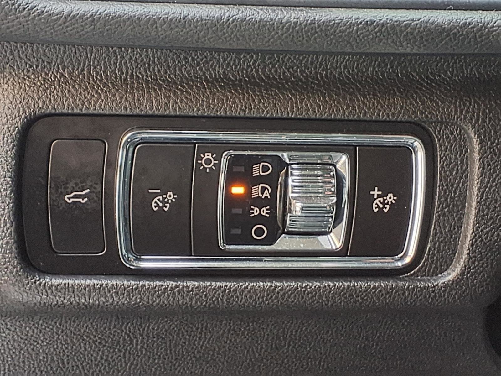 Certified 2023 Lincoln Corsair AWD image 18