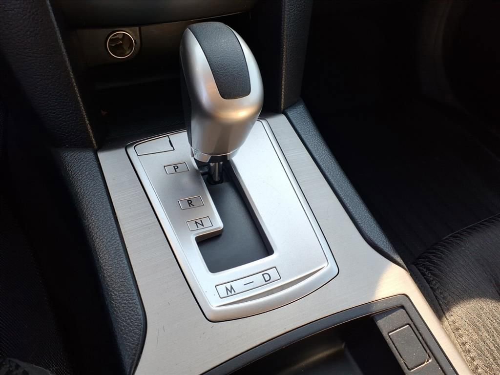 Used 2010 Subaru Legacy 2.5i image 8